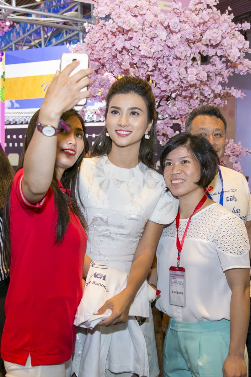 Kim Tuyen 14.jpg Kim Tuyen 14.jpg